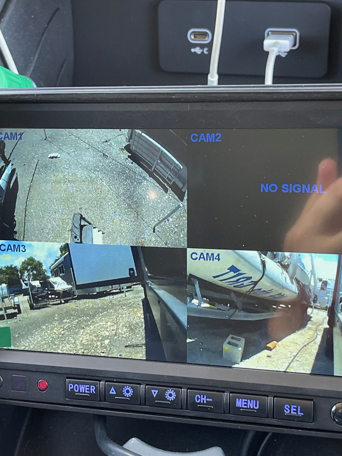 A view of the screen showing 3 cameras active